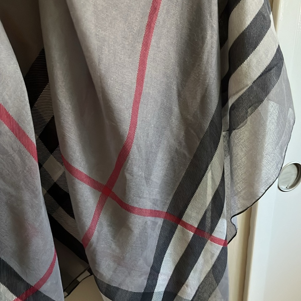 Checkered Scarf - Picture 2 of 4